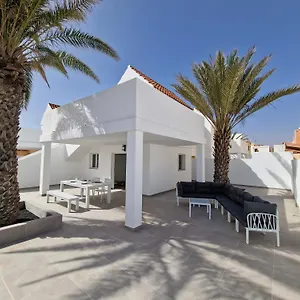 https://hoy-caleta-apartments.in-canary-islands.com